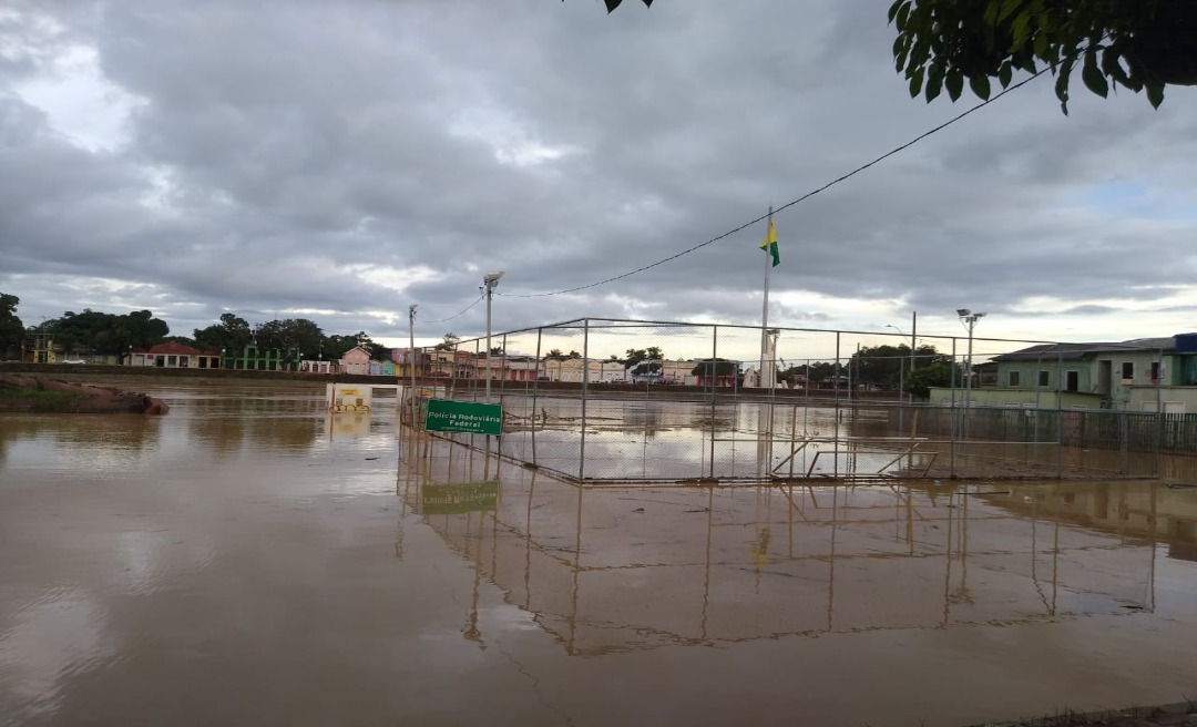 Após vazante, rio Acre transborda mais uma vez em Rio Branco e atinge 12 imóveis 
